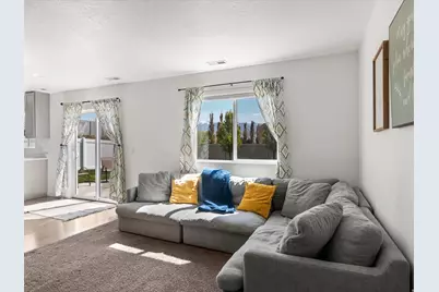 1512 W Parkview Dr S, Syracuse, UT 84075 - Photo 17