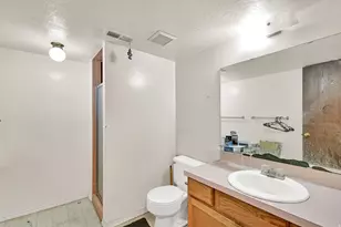 1890 W 2400 S, Syracuse, UT 84075 - Photo 13