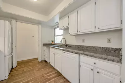 5572 S Marshwood #UNIT E, Salt Lake City, UT 84107 - Photo 7