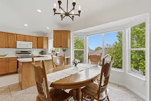 581 E Compass Cir N, North Salt Lake, UT 84054 - Photo 7