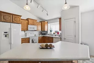 1083 W Tee Time Dr, Farmington, UT 84025 - Photo 21