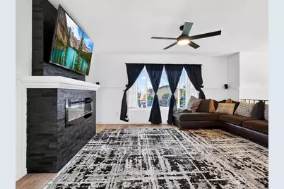 5592 S 3975 W, Roy, UT 84067 - Photo 7