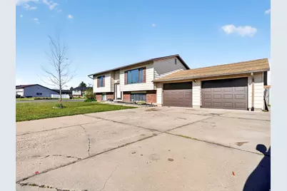 5592 S 3975 W, Roy, UT 84067 - Photo 3