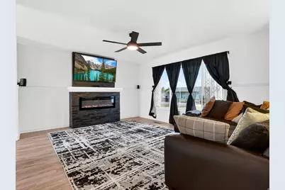 5592 S 3975 W, Roy, UT 84067 - Photo 5