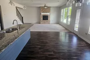712 S 1750 W, Syracuse, UT 84075 - Photo 5