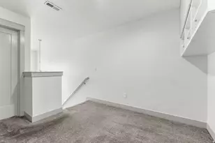 272 E Kirsten Ln, North Salt Lake, UT 84054 - Photo 11
