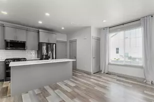 272 E Kirsten Ln, North Salt Lake, UT 84054 - Photo 5