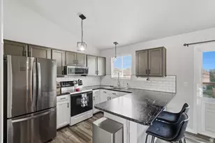 492 W 180 N, Clearfield, UT 84015 - Photo 11