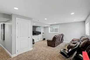 8233 S Creekwood Circle, West Jordan, UT 84088 - Photo 25