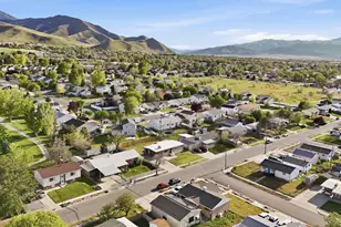 698 E Oquirrh Ave, Tooele, UT 84074 - Photo 25
