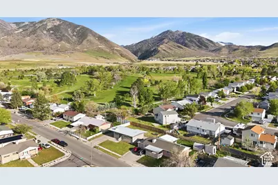 698 E Oquirrh Ave, Tooele, UT 84074 - Photo 25