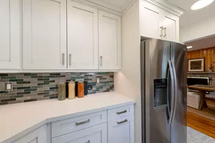 2467 E Emerson Ave, Salt Lake City, UT 84108 - Photo 17