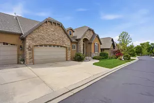 1832 E Peyton Ct, Holladay, UT 84117 - Photo 3