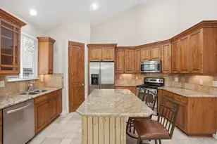 1832 E Peyton Ct, Holladay, UT 84117 - Photo 11