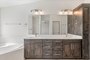 597 S Balancing Rock Dr, Washington, UT 84780 - Photo 21