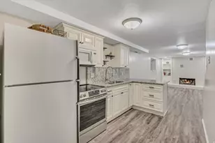 8234 S Grambling Way, Sandy, UT 84094 - Photo 11