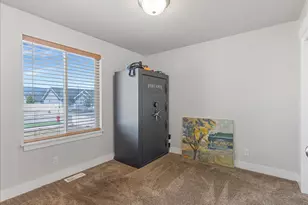 239 S Tawny Dr, Grantsville, UT 84029 - Photo 13