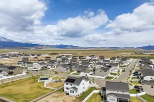 1208 E Coachline Way N, Eagle Mountain, UT 84005 - Photo 47