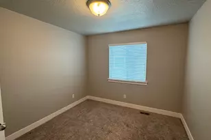 3607 E Sapphire Ln S, Eagle Mountain, UT 84005 - Photo 11