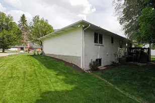 12166 S Fairway Circle, Sandy, UT 84092 - Photo 7