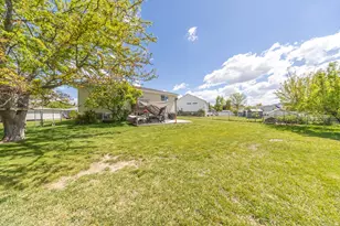 1953 W 2100 S, Syracuse, UT 84075 - Photo 41