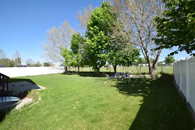 107 E 2100 S, Clearfield, UT 84015 - Photo 15