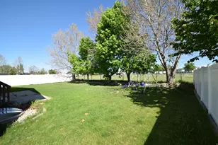 107 E 2100 S, Clearfield, UT 84015 - Photo 15