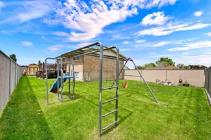 713 W 2200 N, Clinton, UT 84015 - Photo 25