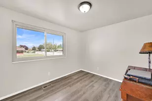 713 W 2200 N, Clinton, UT 84015 - Photo 15