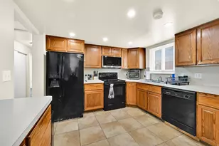 713 W 2200 N, Clinton, UT 84015 - Photo 9