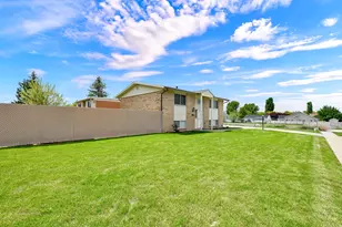 713 W 2200 N, Clinton, UT 84015 - Photo 3