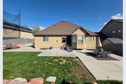 9073 N Clubhouse Ln, Eagle Mountain, UT 84005 - Photo 31