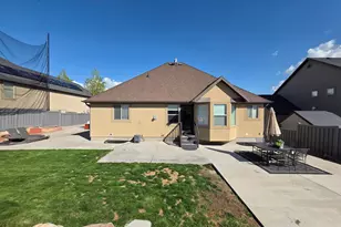 9073 N Clubhouse Ln, Eagle Mountain, UT 84005 - Photo 31