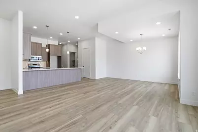 6739 W Judys Farm Ln #6, West Valley, UT 84128 - Photo 13