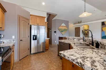9096 N Clubhouse Ln W, Eagle Mountain, UT 84005 - Photo 7