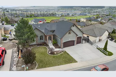 9096 N Clubhouse Ln W, Eagle Mountain, UT 84005 - Photo 35