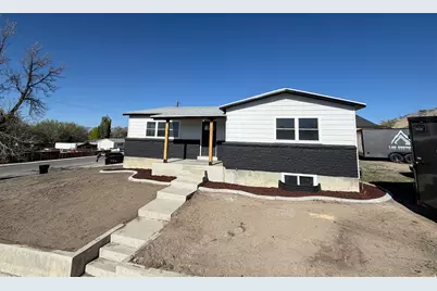 215 N Center St, Castle Dale, UT 84513 - Photo 3