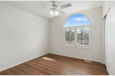 43 E Peachtree Dr N, Centerville, UT 84014 - Photo 19