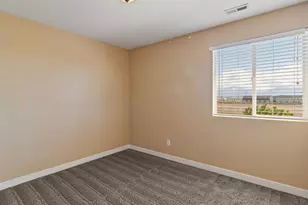 9328 N Oakland Hills Dr, Eagle Mountain, UT 84005 - Photo 15