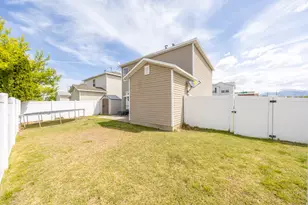 2011 N 2095 W, Clinton, UT 84015 - Photo 19