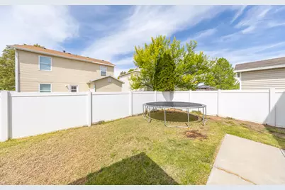 2011 N 2095 W, Clinton, UT 84015 - Photo 23