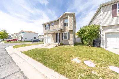 2011 N 2095 W, Clinton, UT 84015 - Photo 3