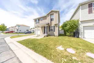 2011 N 2095 W, Clinton, UT 84015 - Photo 3