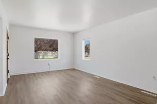 700 E 5900 S, Murray, UT 84107 - Photo 15