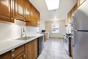 2484 E Skyline Dr, Salt Lake City, UT 84108 - Photo 11