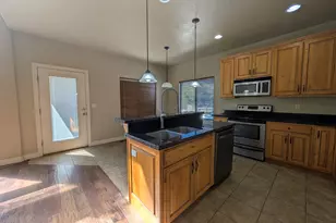 10416 S Sage Luigi Ct, South Jordan, UT 84009 - Photo 5