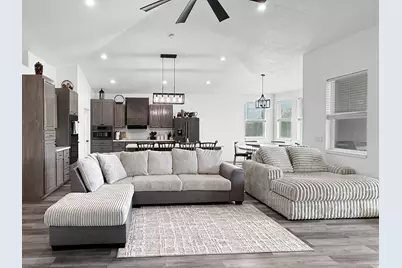365 N 100 E, Ferron, UT 84523 - Photo 3