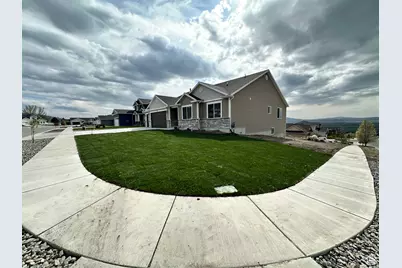 437 N 800 E, Hyde Park, UT 84318 - Photo 3