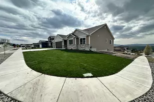 437 N 800 E, Hyde Park, UT 84318 - Photo 3