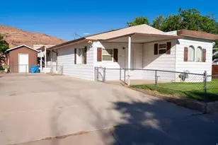 476 N Cliffview Dr, Moab, UT 84532 - Photo 7